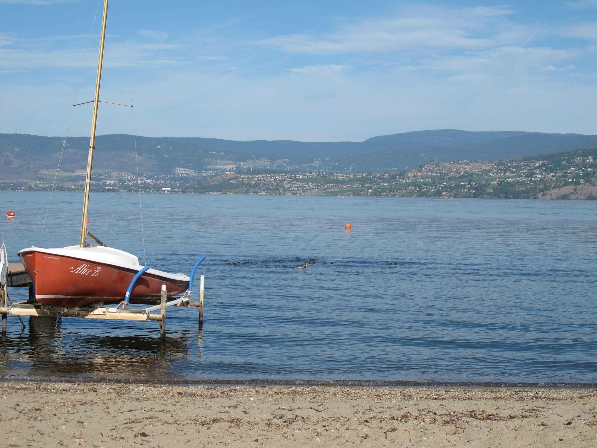 Lakeshore Couette-café Kelowna